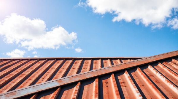 Top astuces pour garantir la durabilité de votre toiture industrielle